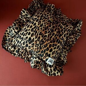 Damson Madder Cheetah Throw Pillow